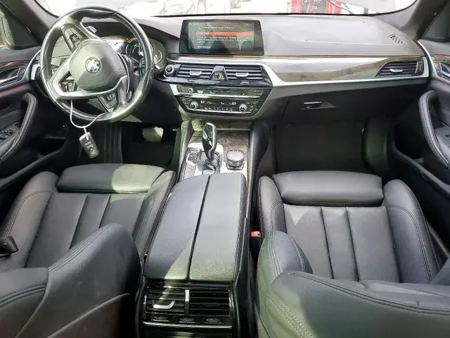 TOYOTA CAMRY 2023 photo 8