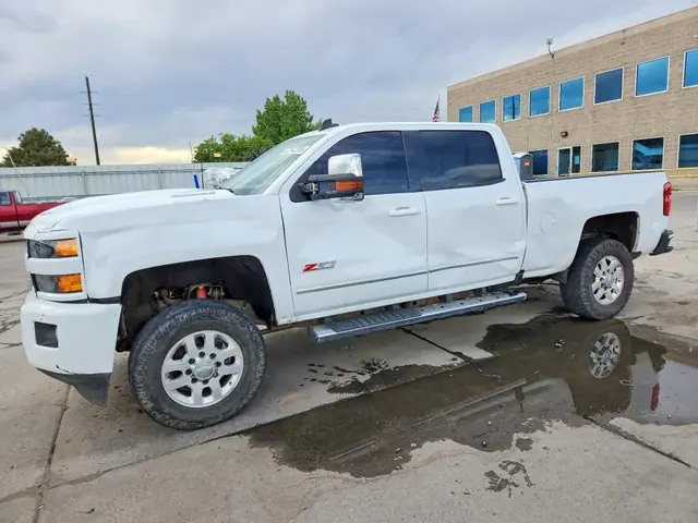 CHEVROLET SILVERADO 2018 — SIDE