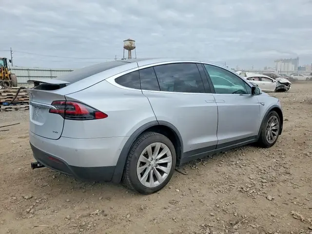 TESLA MODEL X 2016 photo 3