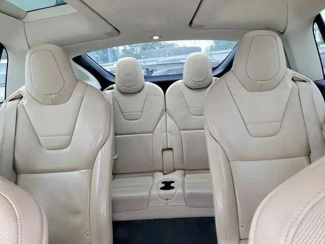 TESLA MODEL X 2016 photo 10
