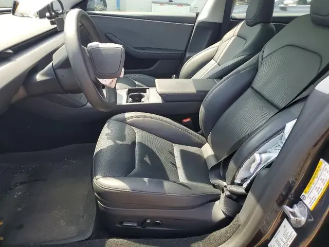 TESLA MODEL 3 2025 photo 7