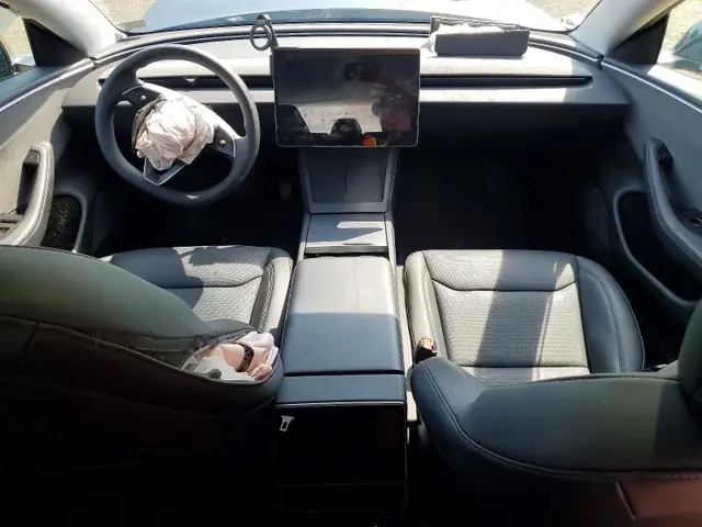 TESLA MODEL 3 2025 photo 8