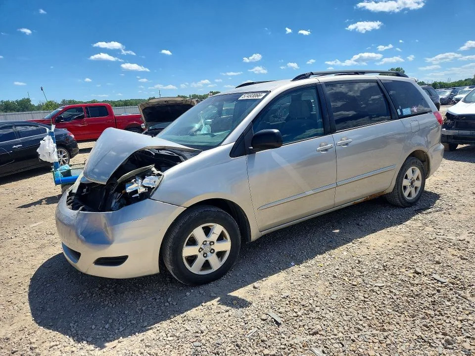 TOYOTA SIENNA 2006 — FRONT END