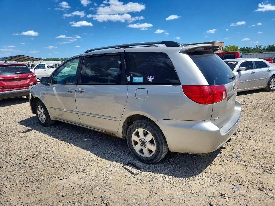 TOYOTA SIENNA 2006 photo 2