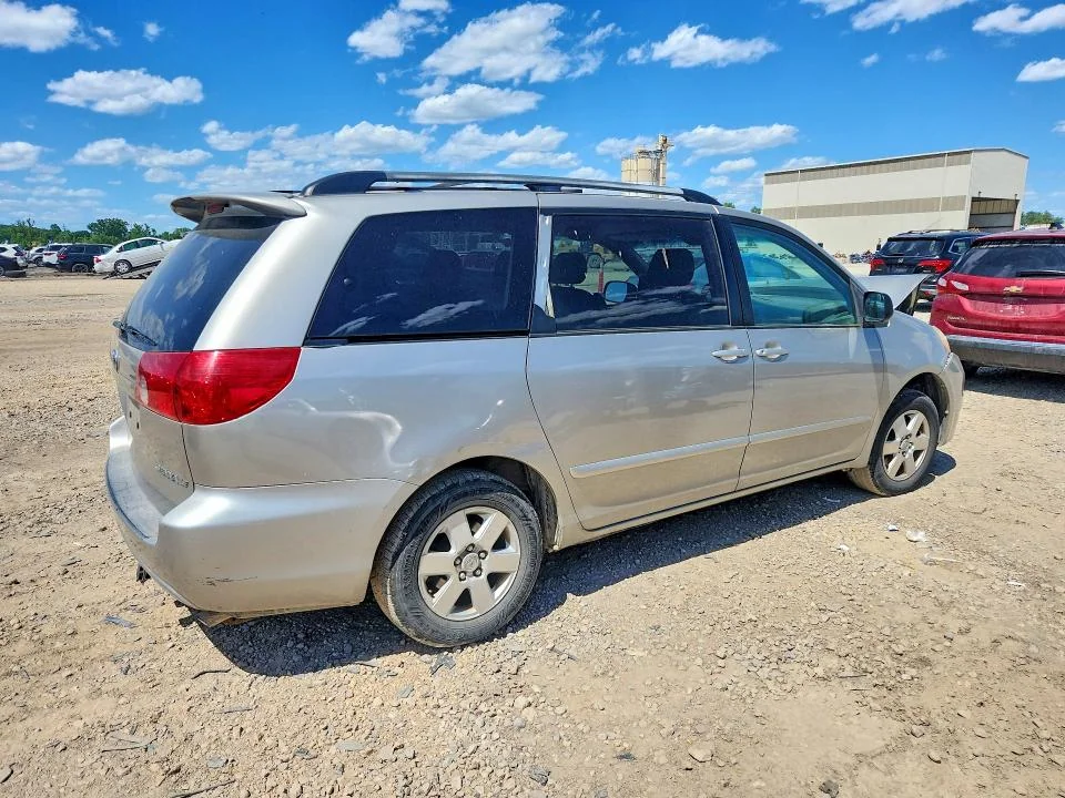 TOYOTA SIENNA 2006 photo 3