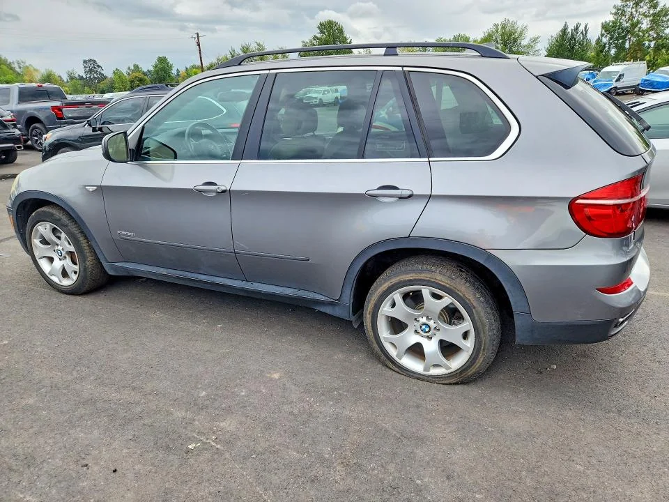 CHEVROLET MALIBU 2017 photo 2