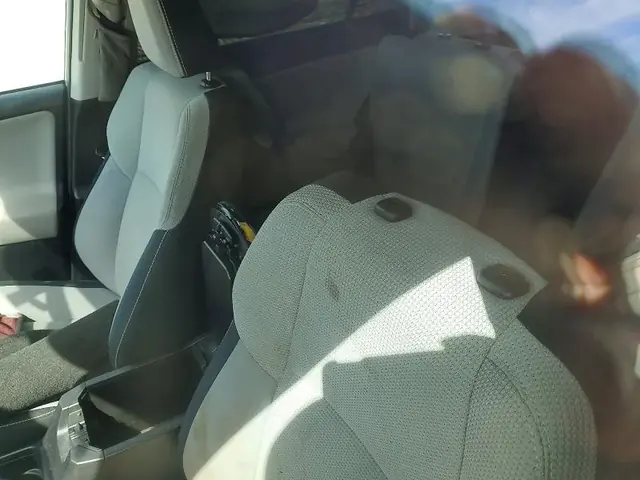 TOYOTA RAV4 2016 photo 10