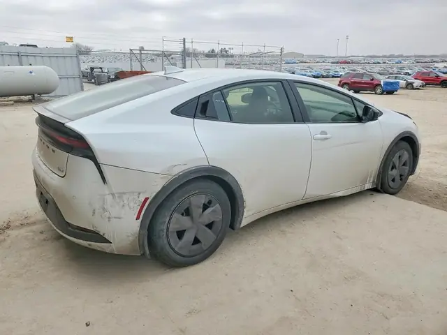 TOYOTA PRIUS 2024 photo 3