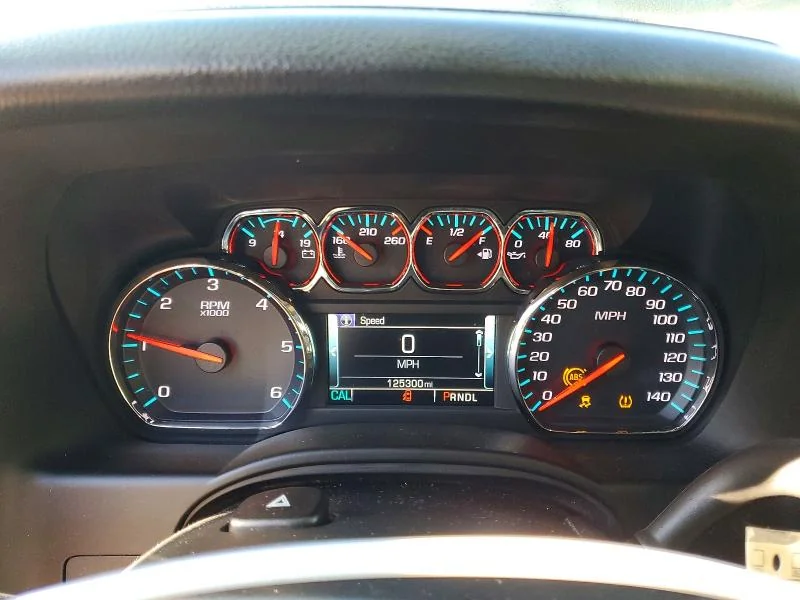CHEVROLET SUBURBAN 2020 photo 9