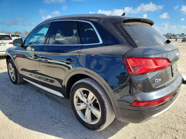 AUDI Q5 2018 photo 2