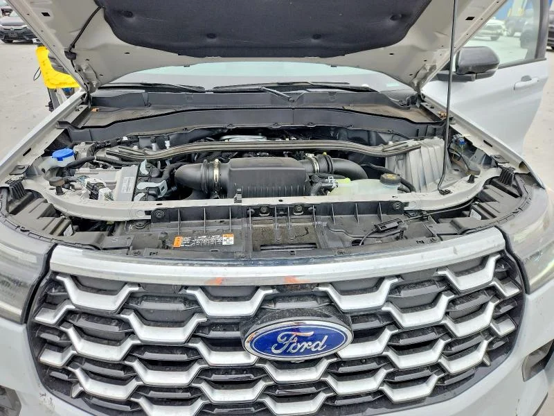 FORD EXPLORER 2025 photo 12