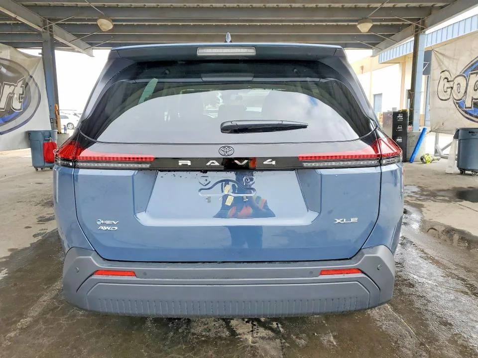 TOYOTA RAV4 2026 photo 6