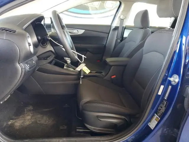 KIA FORTE 2023 photo 7