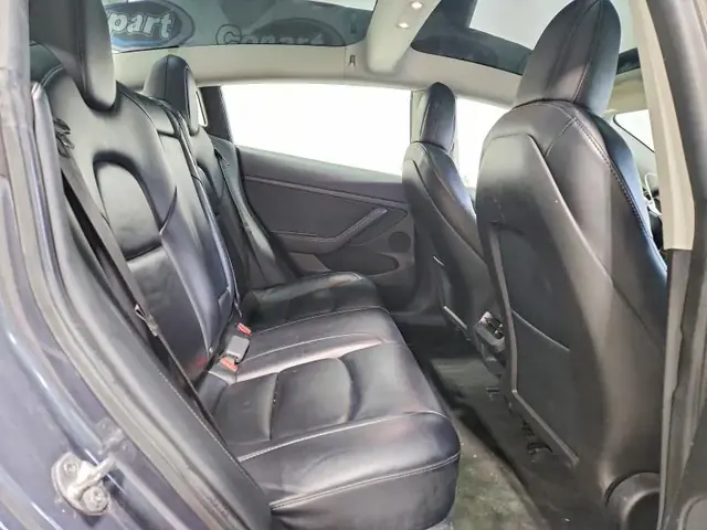 TESLA MODEL 3 2022 photo 10