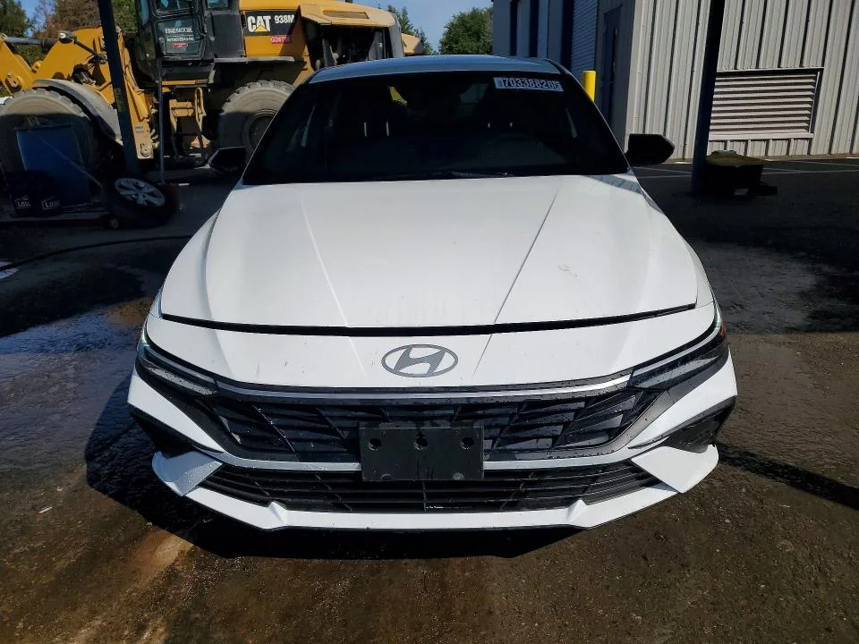 HYUNDAI ELANTRA 2026 photo 5