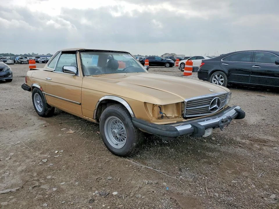 MERCEDES-BENZ 380 1982 photo 4