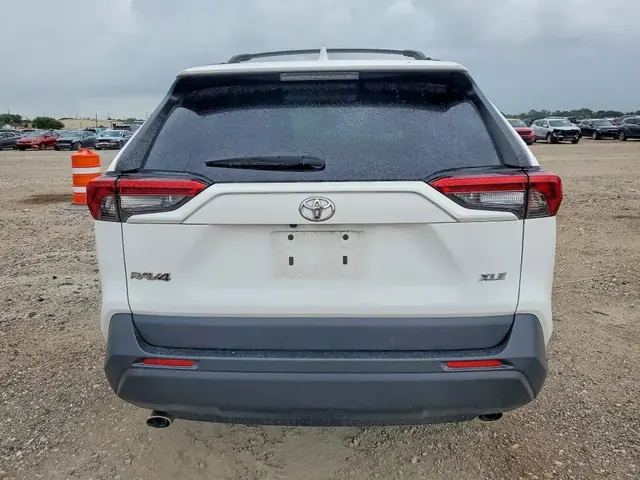 TOYOTA RAV4 2022 photo 6