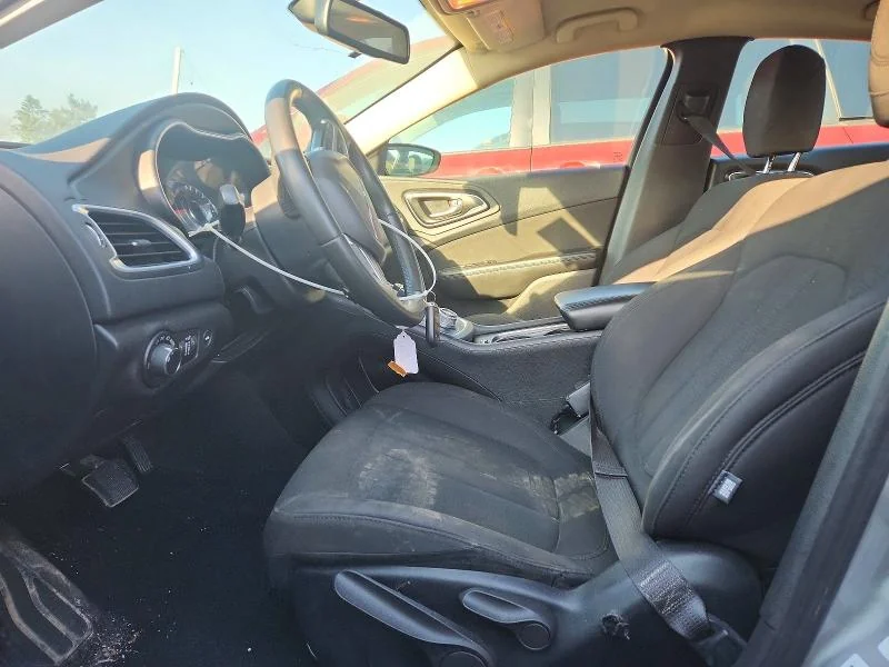CHRYSLER 200 2016 photo 14