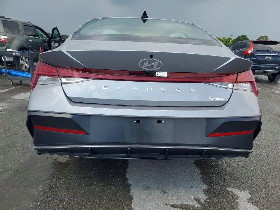 HYUNDAI ELANTRA 2025 photo 6