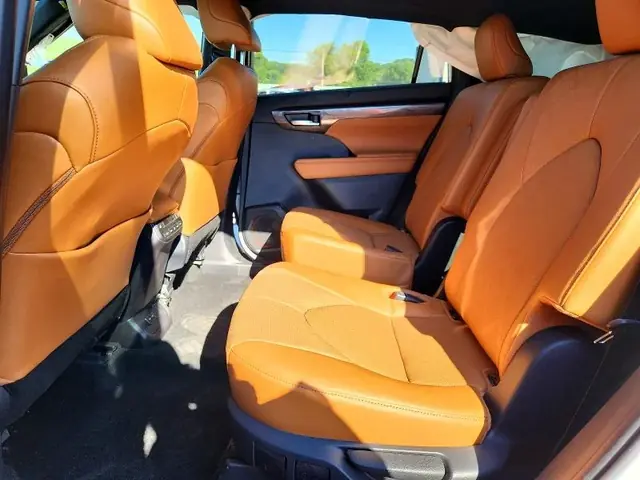TOYOTA HIGHLANDER 2026 photo 11