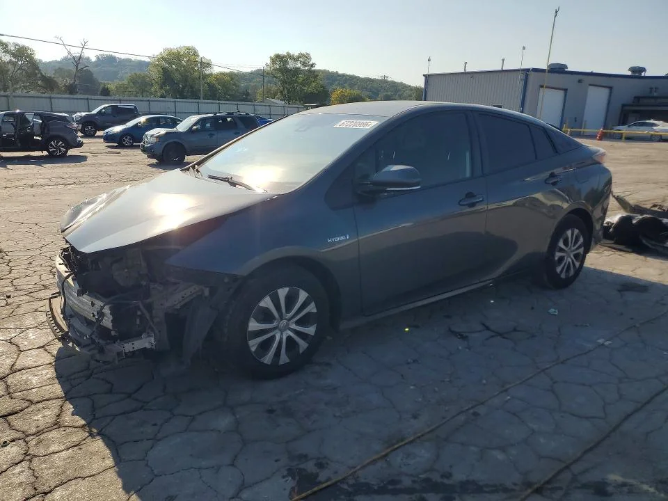 TOYOTA PRIUS 2017 — FRONT END