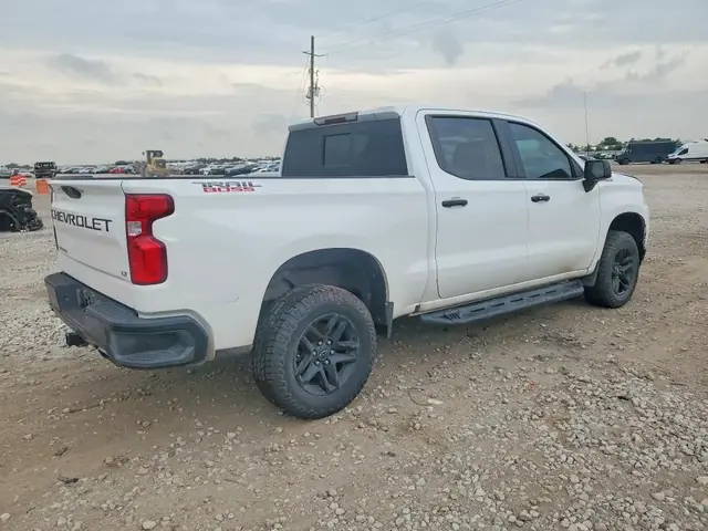 CHEVROLET SILVERADO 2020 photo 3