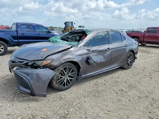 TOYOTA CAMRY 2022 — ROLLOVER