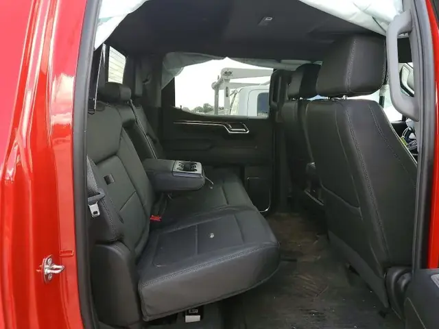 CHEVROLET SILVERADO 2024 photo 10