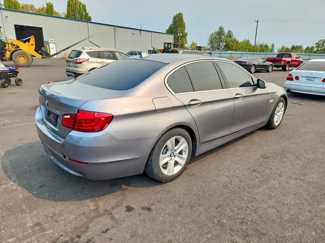 BMW 328 2011 photo 3
