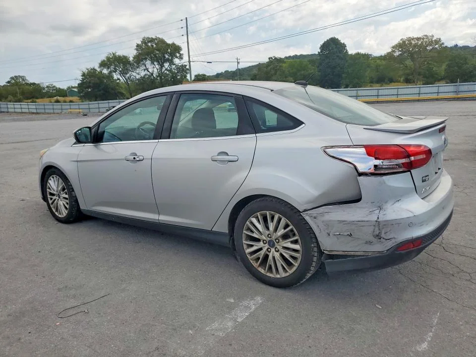 FORD FOCUS 2017 photo 2