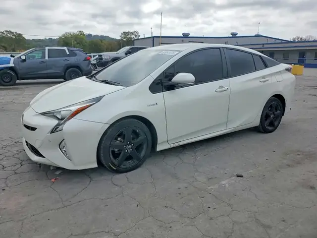 TOYOTA PRIUS 2018 — FRONT END