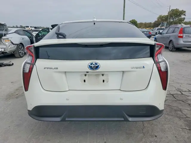TOYOTA PRIUS 2018 photo 6