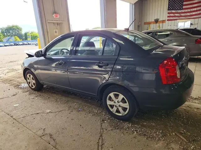 HYUNDAI ACCENT 2010 photo 2