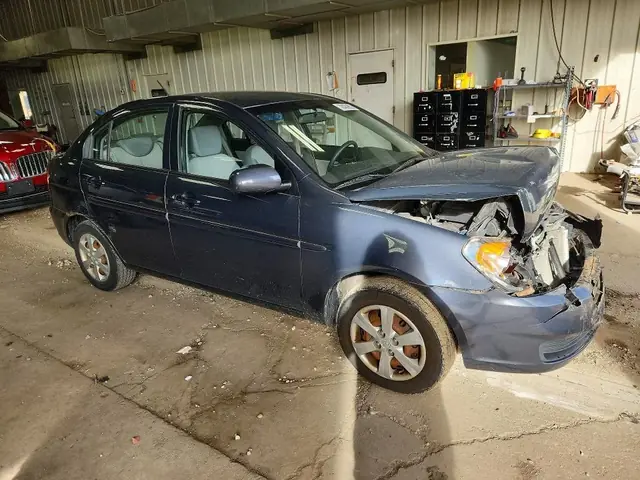HYUNDAI ACCENT 2010 photo 4