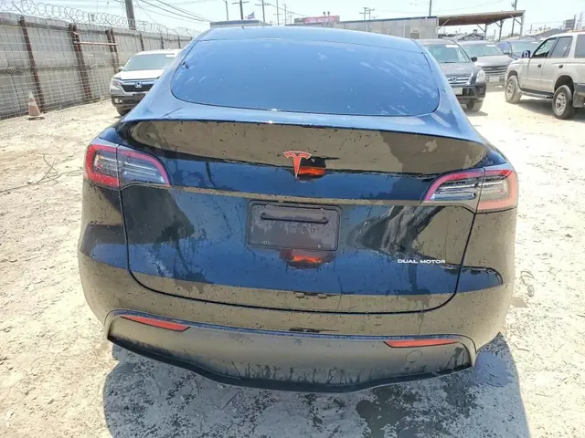 TESLA MODEL Y 2022 photo 6