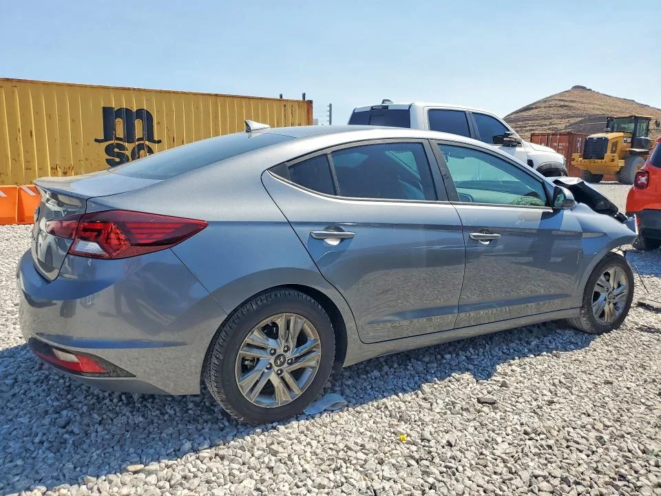 HYUNDAI ELANTRA 2019 photo 3