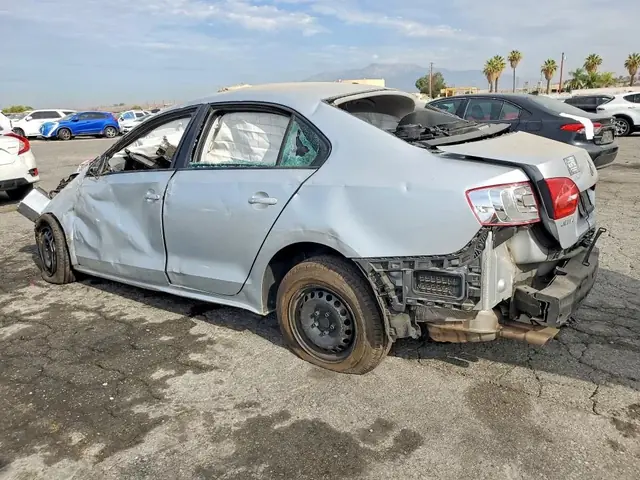 VOLKSWAGEN JETTA 2014 photo 2