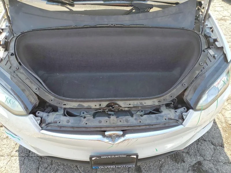TESLA MODEL X 2018 photo 11