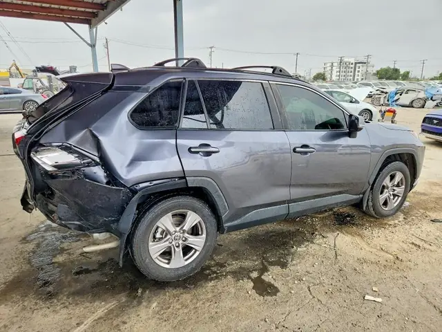 TOYOTA RAV4 2023 photo 3