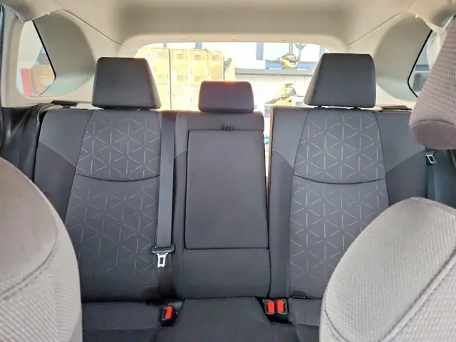 TOYOTA RAV4 2023 photo 10