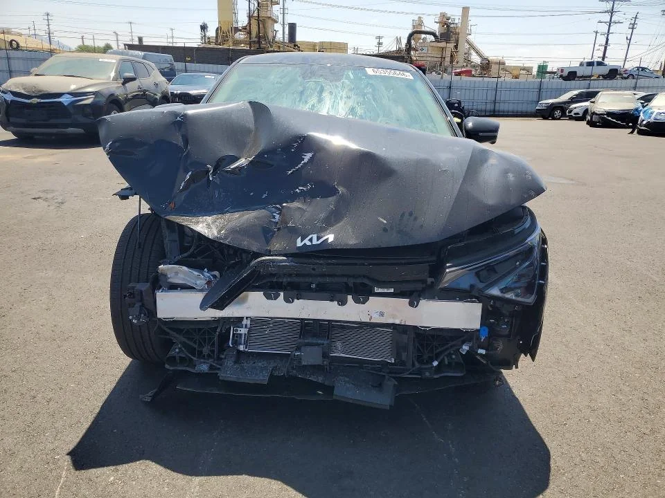 KIA EV6 2025 photo 5