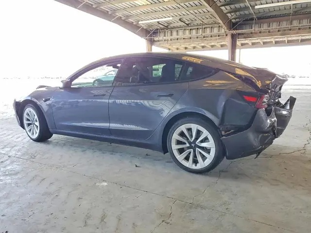 TESLA MODEL 3 2022 photo 2