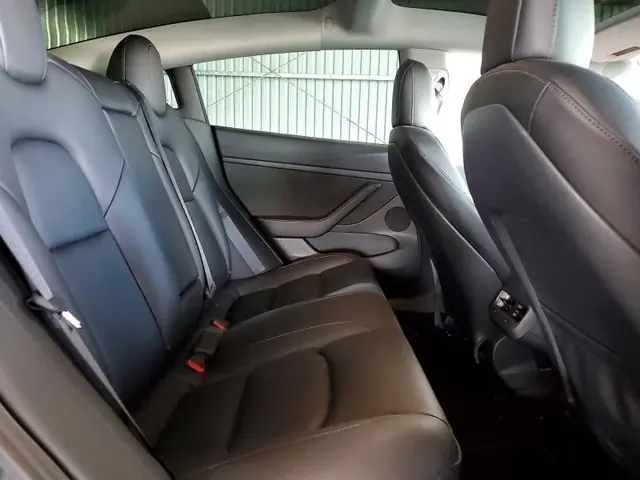TESLA MODEL 3 2022 photo 10