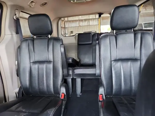 CHRYSLER TOWN & COUNTRY 2015 photo 10