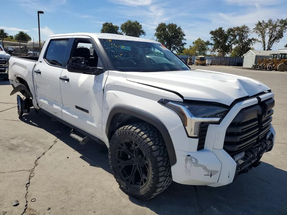 TOYOTA TUNDRA 2026 photo 4