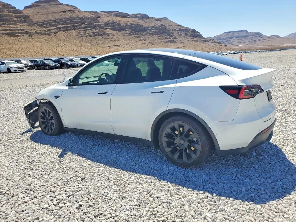 TESLA MODEL Y 2021 photo 2