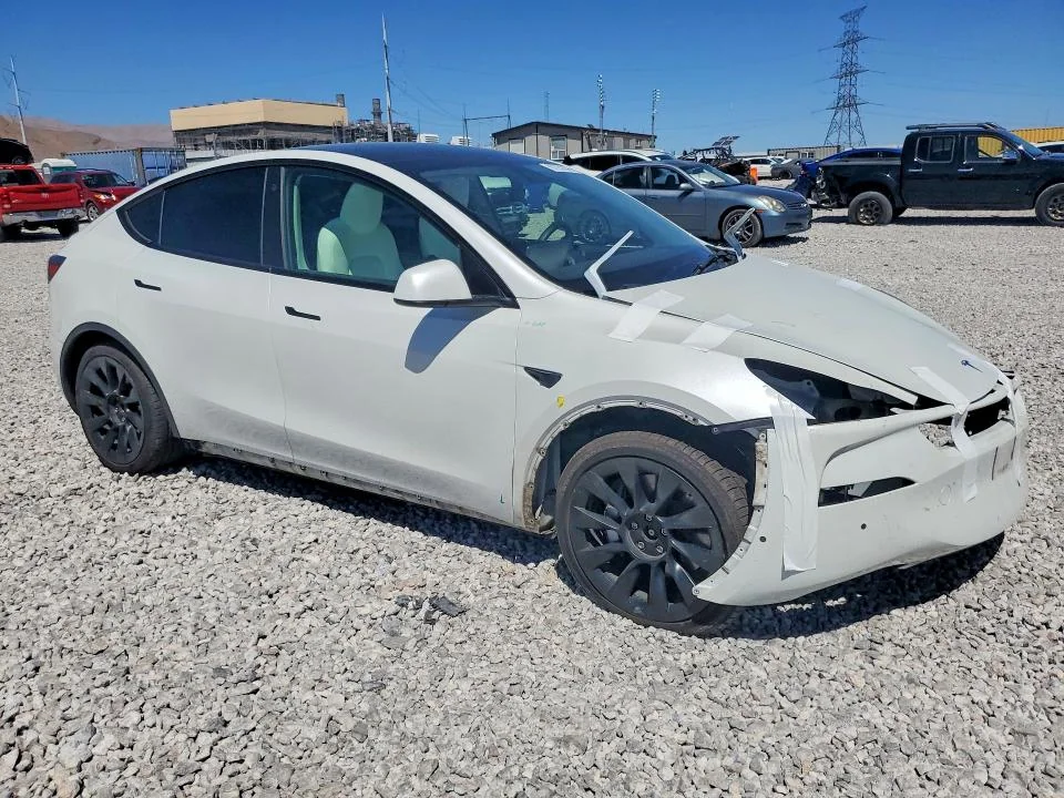 TESLA MODEL Y 2021 photo 4