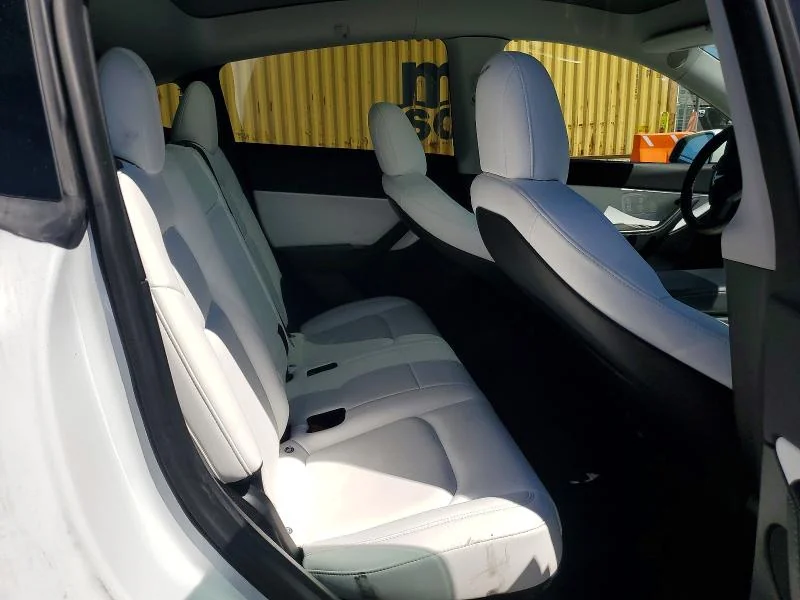 TESLA MODEL Y 2021 photo 10