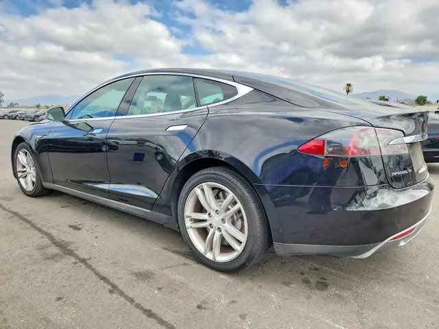 TESLA MODEL S 2013 photo 2