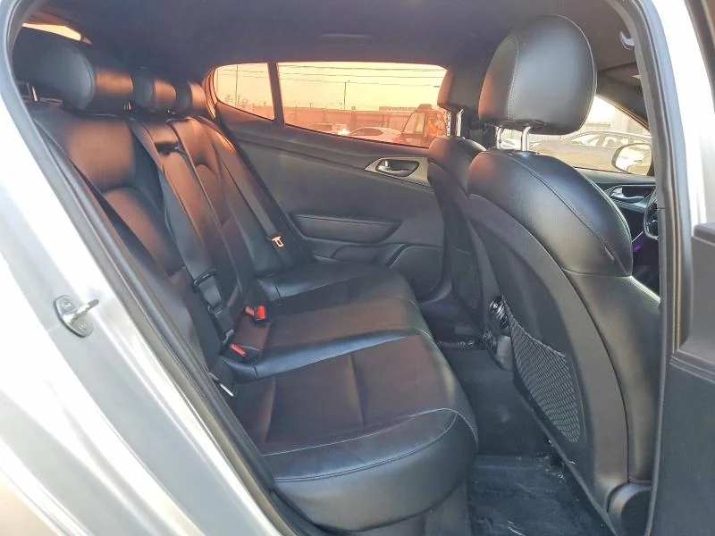 KIA STINGER 2018 photo 10